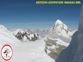 Nevado Santa Cruz desde la pared del Alpamayo